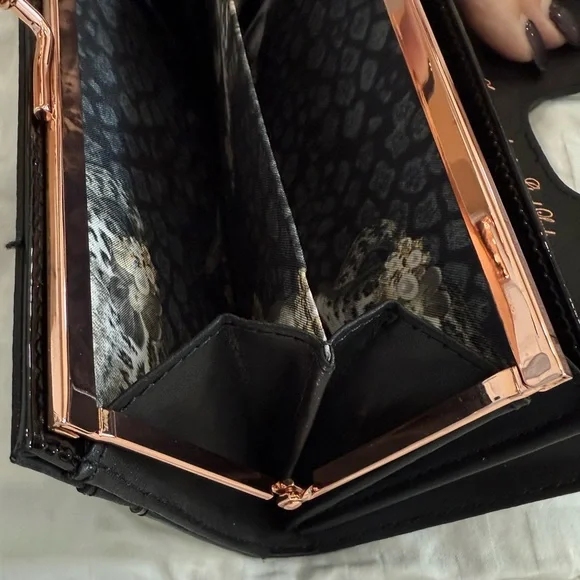 Ted Baker London Black Patent Clutch with Rose Gold Accents NWOT - Picture 5 of 6